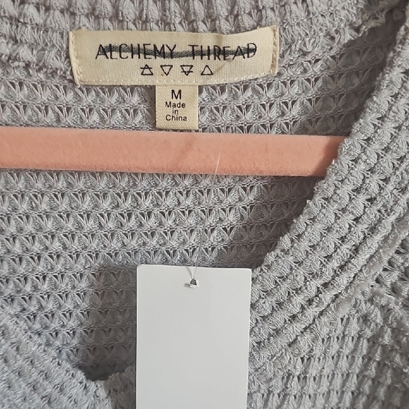 Light Gray Waffle V-Neck Sweatshirt with Floral Shoulder and Printed Cuffs - Picture 2 of 10